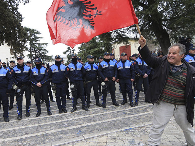 Tirana  (Foto: AP Photo / protest Hektor Pustina) - 