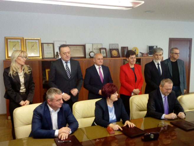 Potpisivanje ugovora između Srbijagasa i Gas prometa - Foto: RTRS