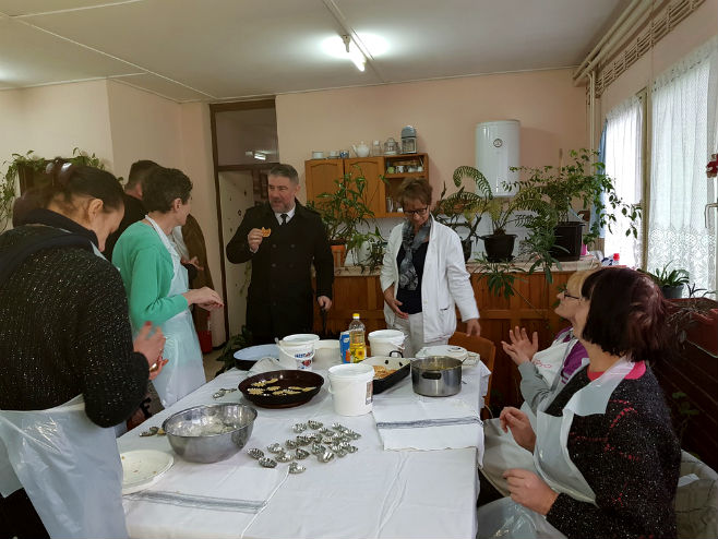 Šeranić sa rukovodstvom Bolnice za hroničnu psihijatriju u Modriči - Foto: SRNA