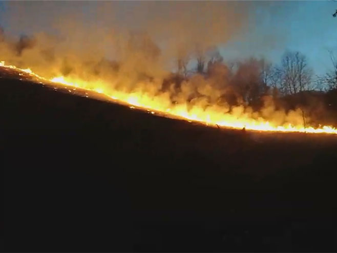 Vatrogasci ugasili požar u naselju Starcevica (Foto:Srpskainfo) - 