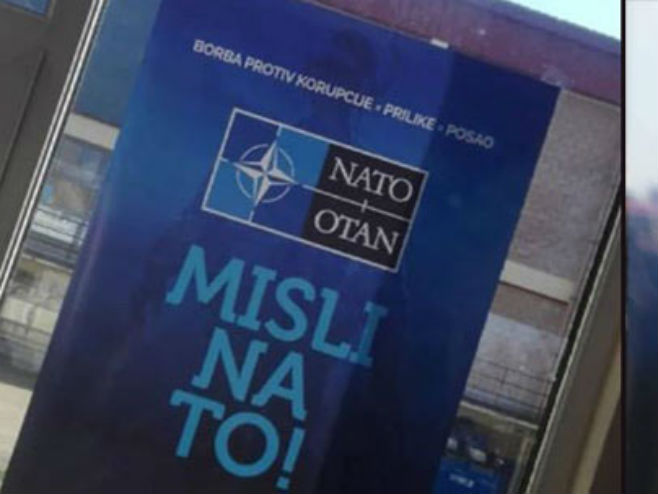 Plakati kojima se promoviše Nato (Foto: ebrcko.net) - 