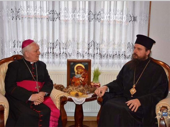 Episkop  i biskup  (foto: eparhijabihackopetrovacka.org) - 