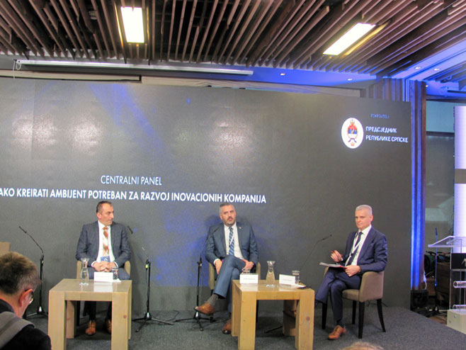 Ministar Srđan Rajčević na panel diskusiji na Јahorini - Foto: SRNA