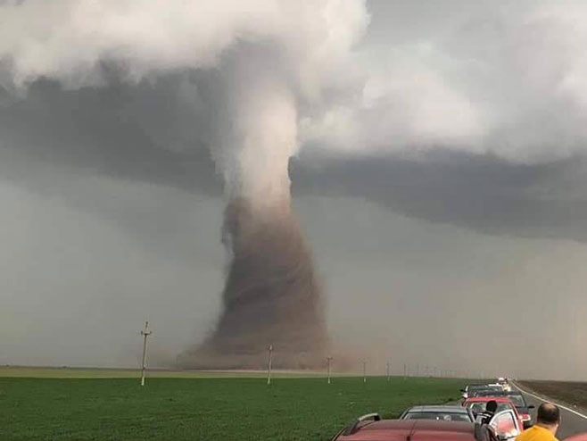 Tornado u Rumuniji (foto:twitter.com) - 