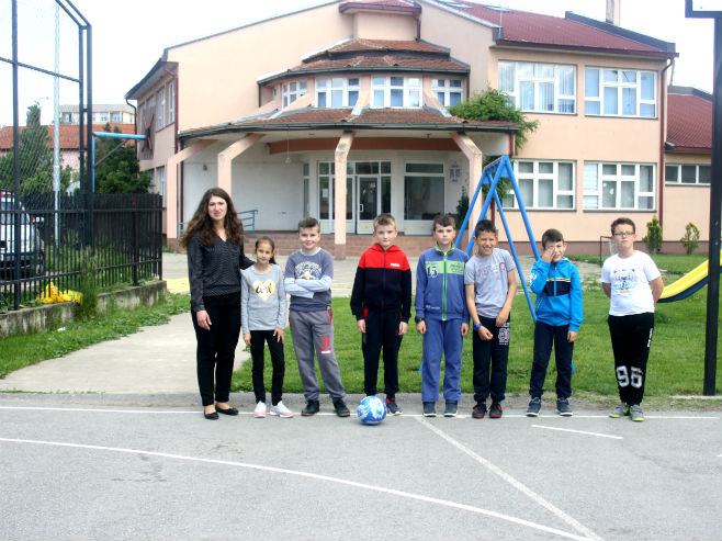 Osnovna škola "Braća Aksić" u Lipljanu - Foto: SRNA