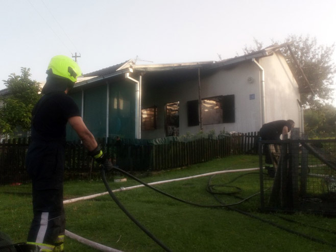 Požar na porodičnoj kući, Grbavci - Foto: RTRS