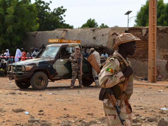 Vojna policija, centralni Mali (foto: news.sky.com) - 