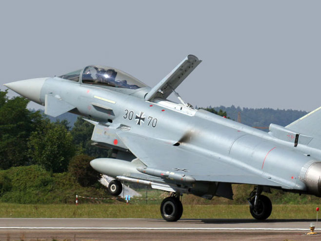 Eveofajter (Foto: CC BY 2.0 Eurofighter Typhoon S Germany Air Force/flickr.com/people/14035760@N03) - 