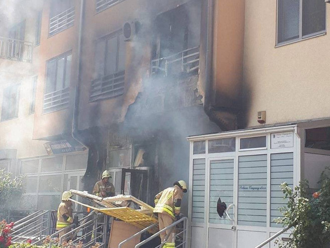 Požar u stambenoj zgradi u Sarajevu - Foto: klix.ba