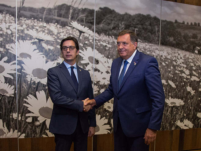 Dodik i Pendarovski - Foto: RTRS