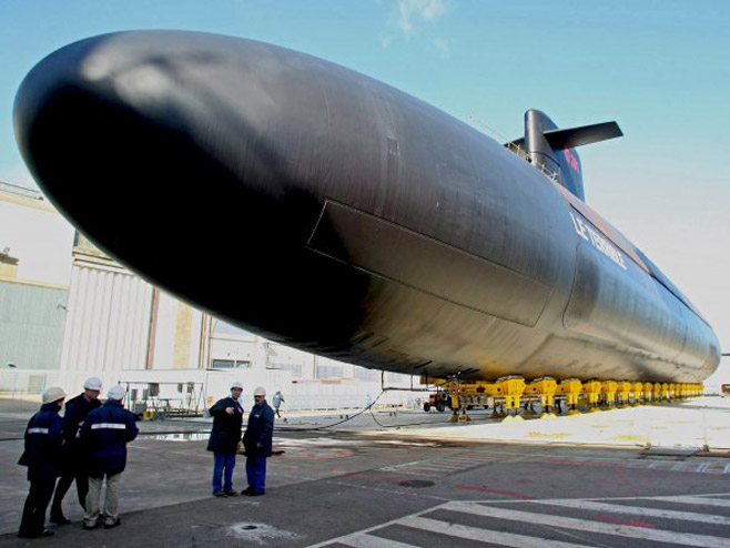 Podmornica  (Foto:MAXPPP/JEAN YVES DESFOUX) - 