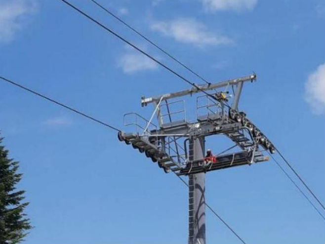 Bjelašnica: Nestala struja, turisti visili u ski liftu - Foto: klix.ba