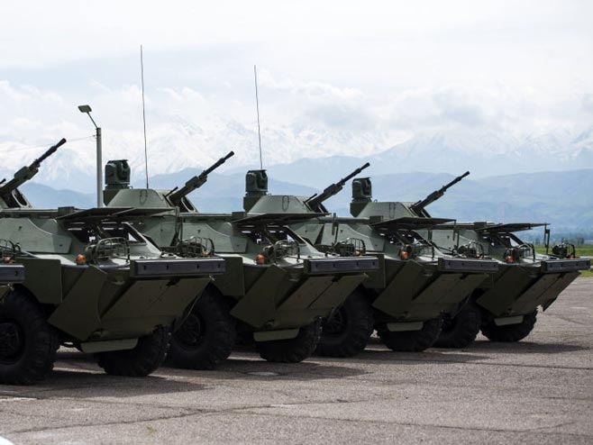Oklopni transporteri BRDM-2 (foto: sputniknews.com) - 