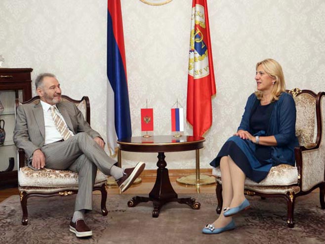 Predsjednica Cvijanovićeva i ambasador Crne Gore u BiH - Foto: RTRS