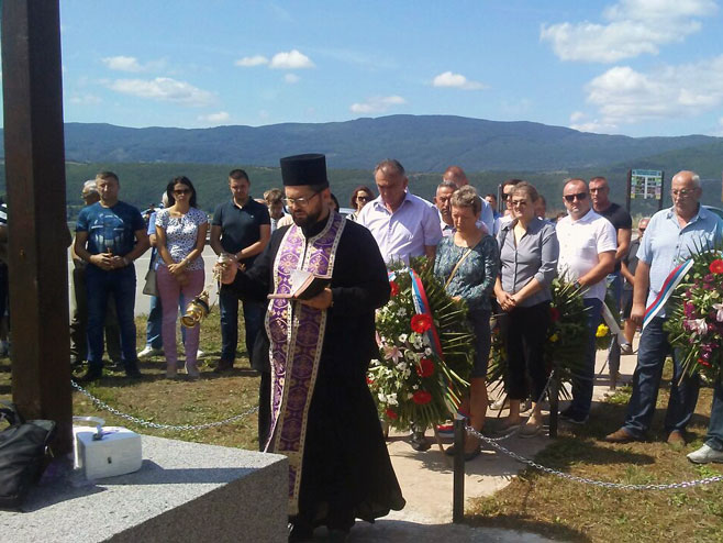 Parastos povodom stradanja i progona Srba u akciji "Oluja", Drvar - Foto: SRNA