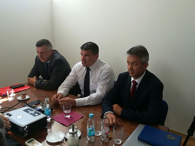 Članovi parlamentarne delegacije BiH sa Zoranom Galićem - Foto: SRNA
