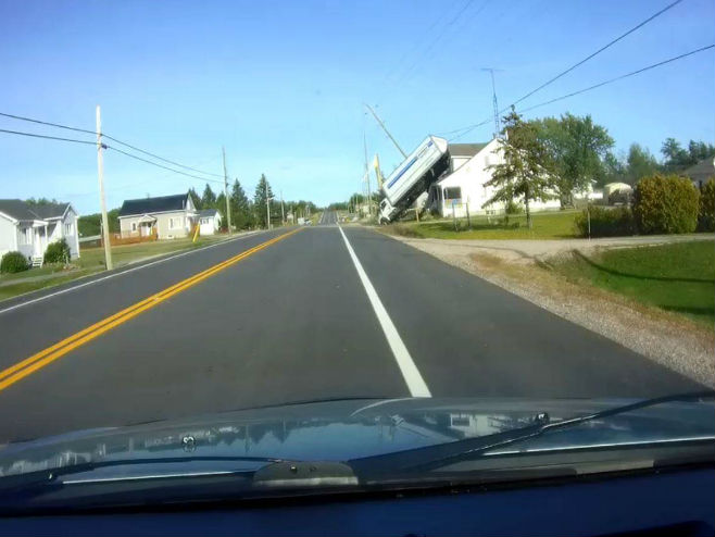 Kamion na krovu - Foto: Screenshot/YouTube