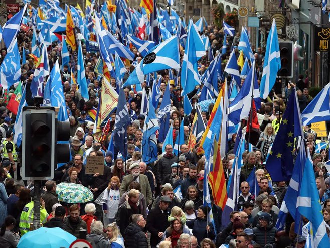 Edinburg-protesti (foto:Andrew Milligan/PA) - 