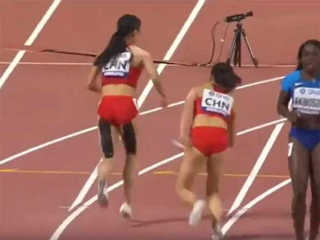 Kineskinje trčale u suprotnom smjeru - Foto: Screenshot