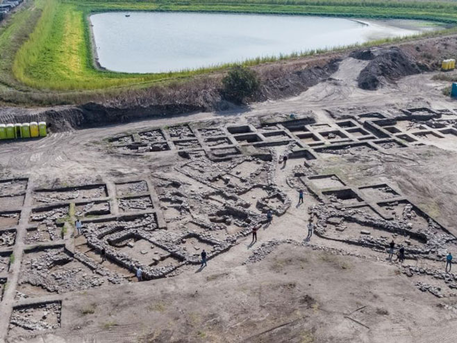 Na gradilištu auto-puta otkriven 5.000 godina star grad (fotoAssaf Peretz,Israel Antiquities Authority) - 