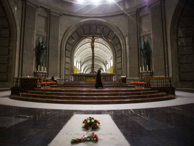 Grobnica Franciska Franka (Foto: Samuel Sanchez) - 