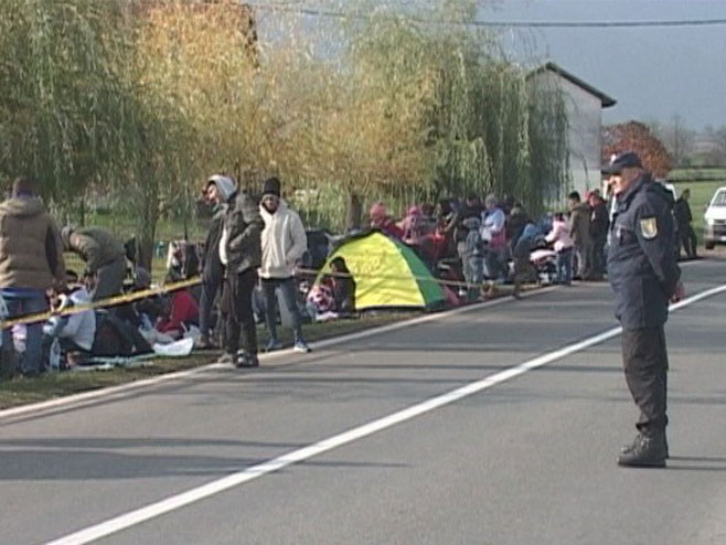 Migranti u Bihaću - Foto: RTRS