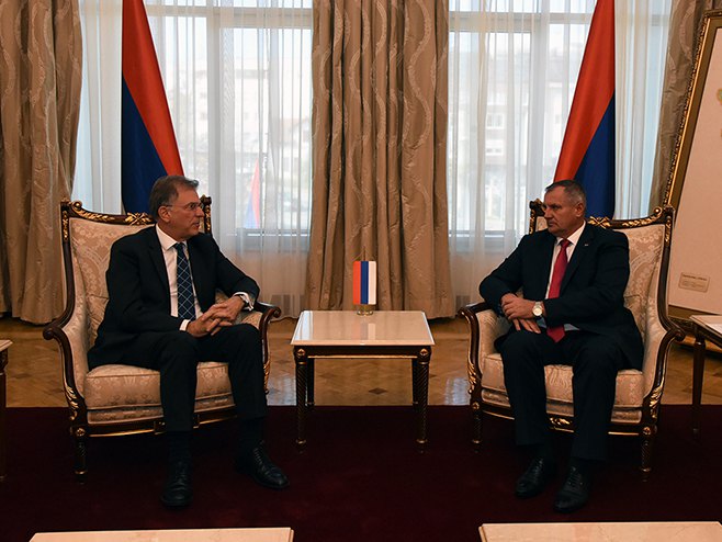 Predsjednik Vlade Srpske primio je u oproštajnu posjetu ambasadora Grčke u BiH - Foto: RTRS
