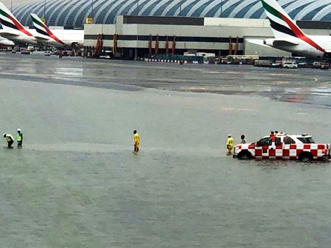 Poplave u Dubaiju - aerodrom - Foto: Twitter