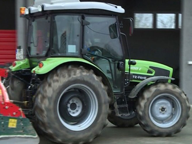Podsticajima do savremene poljoprivredne mehanizacije (VIDEO)