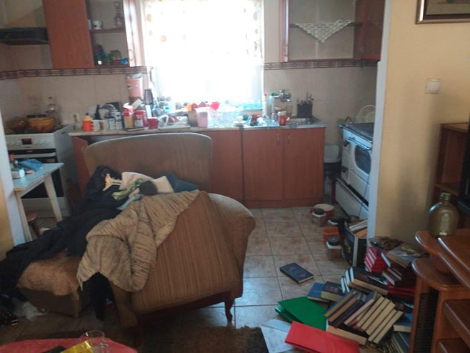 Kuća u Zeti nakon „pretresa“  - uhapšena majka Milana Kneževića (foto:in4s.ne) - 