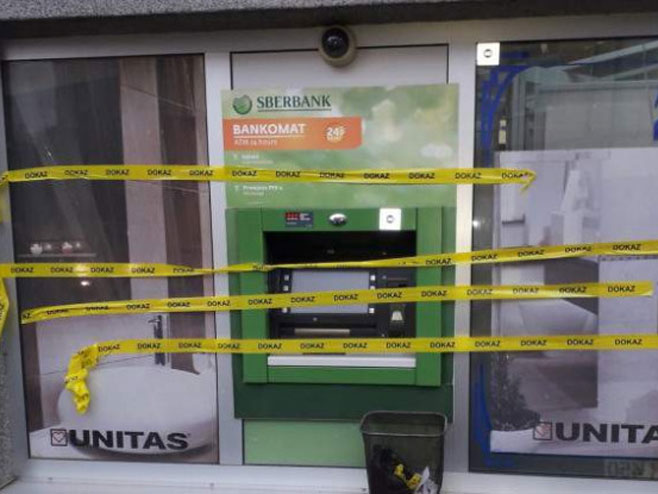 Gračanica- opljačkan bankomat Sberbanke (foto:H. Čalić ) - 