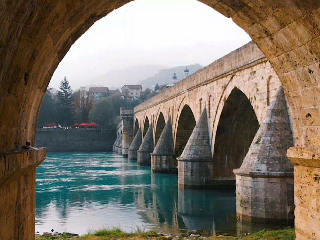 Danas "Skokovi sa višegradske ćuprije"