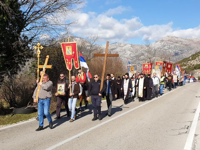 Hiljade vjernika u litiji od Mrkonjića do Trebinja (foto: trebinjelive.info) -