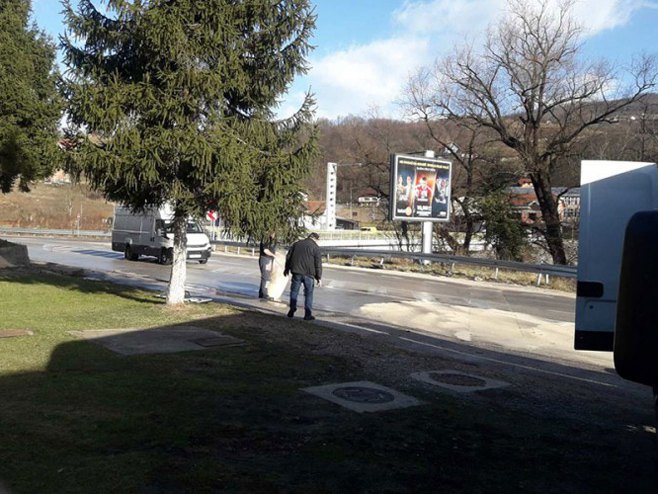 Prevrnula se cisterna u Karanovcu - Foto: nezavisne novine