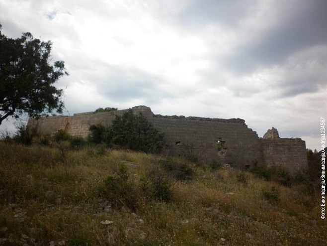 Zidine tvrđave Tabija u Sutomoru - 