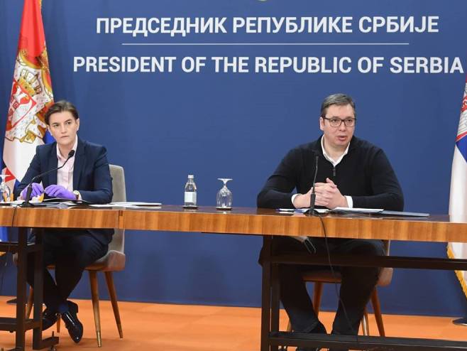 Vučić i Brnabić (foto: instagram.com / buducnostsrbijeav) - 