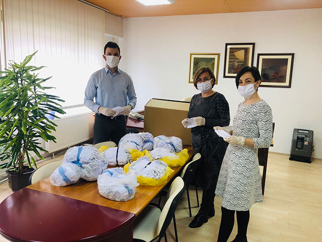 Donacija 1.000 komada zaštitnih maski - Foto: RTRS