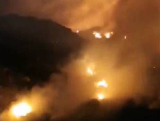 Požar u blizini GP Karakaj (foto:zvornicki.ba) - Foto: Facebook