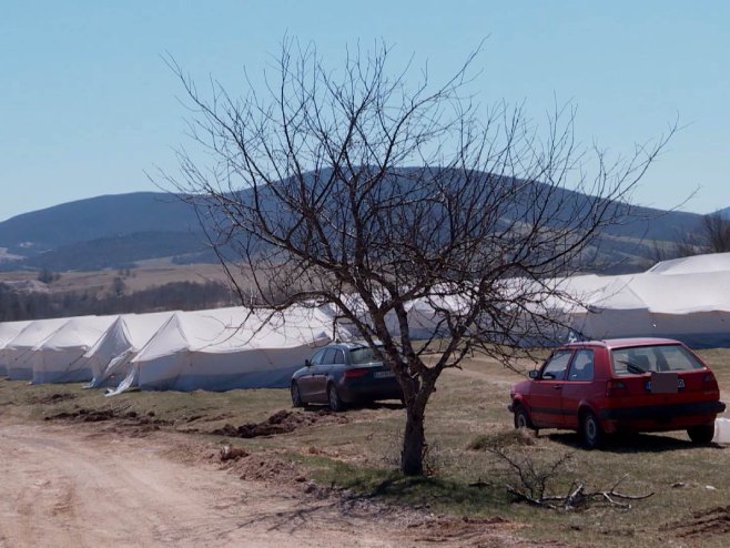 Migrantski centar u selu Lipa (foto:N1) - 