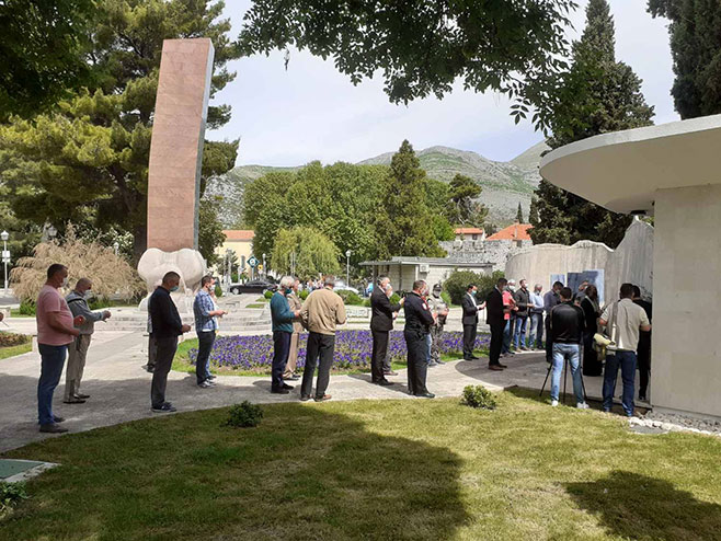 Trebinje - Pomen borcima stradalim i umrlim u odbrambeno otadžbinskom ratu - Foto: RTRS