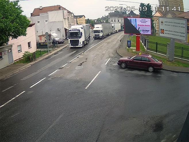 Granični prelaz Gradiška – izlaz iz RS (foto: ams-rs.com) - 