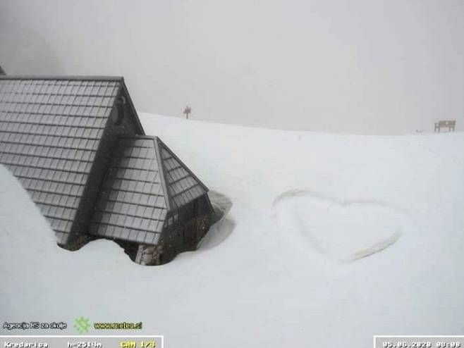 Snijeg u junu (foto: facebook.com / crometeo.hr) - 