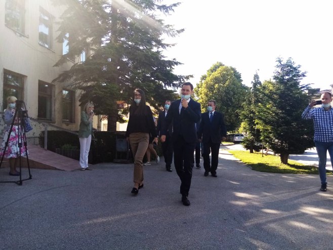 Dušica Runić i Siniša Mali u Drvaru - Foto: RTRS