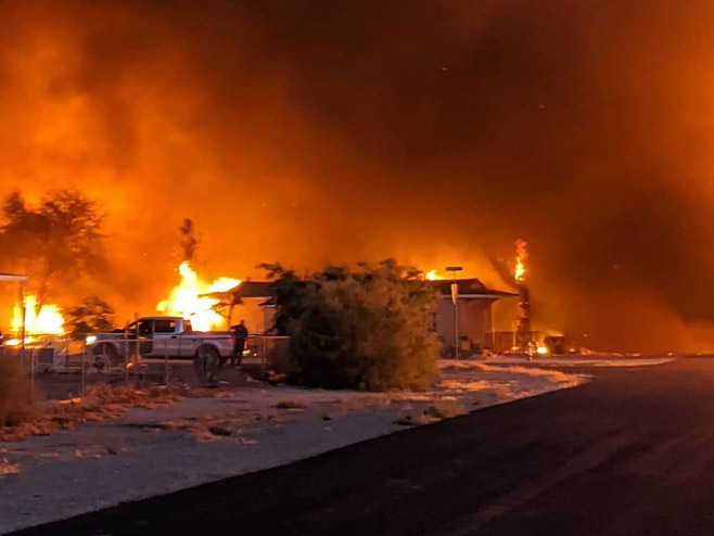 Požari u Kaliforniji (Foto: Twitter @EshreveAZ) - 
