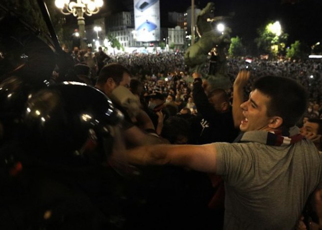 Beograd: Protesti, nasilje  (Foto:TANJUG / ANDRIJA VUKELIC / an) - 