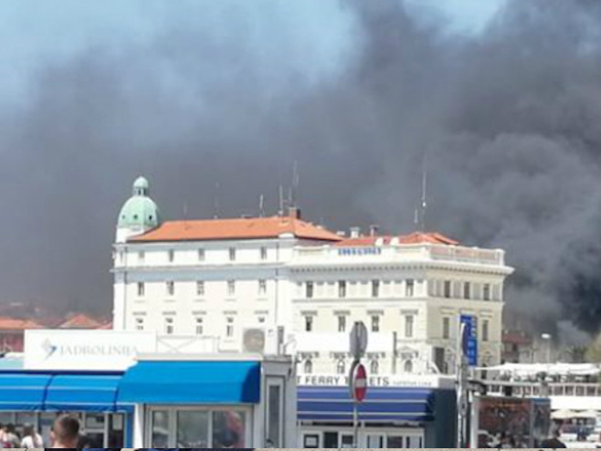 Split-požar (Foto:dalmatinskiportal.hr) - 