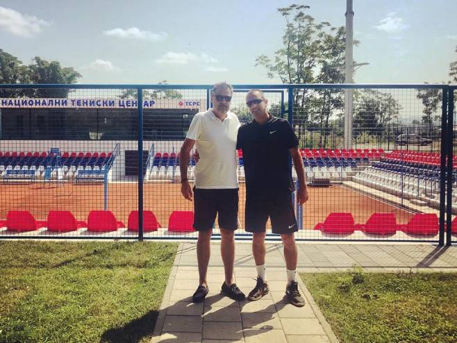 Bojan Vujić u posjeti teniskom klubu Mladost (foto: instagram.com / tkmladostbanjaluka) - 
