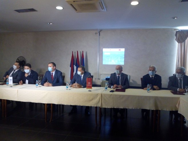 Potpisan koalicioni sporazum sedam stranaka u Prijedoru - Foto: SRNA
