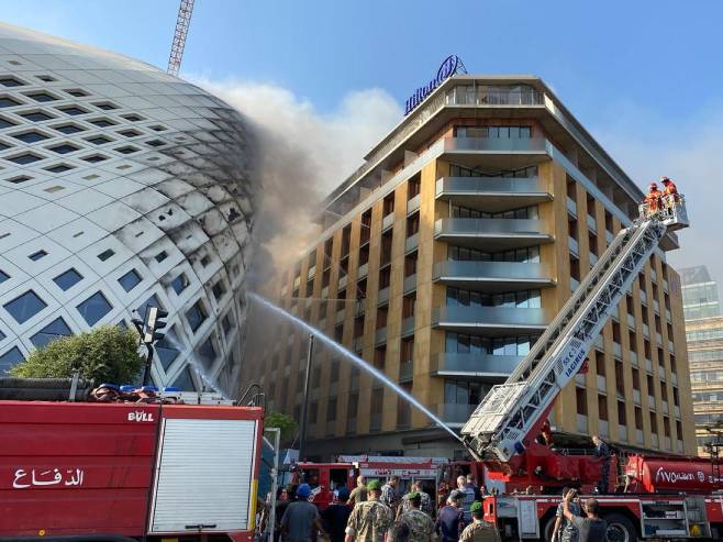Ugašen požar na zgradi Zahe Hadid (Foto: thenational.ae) - 
