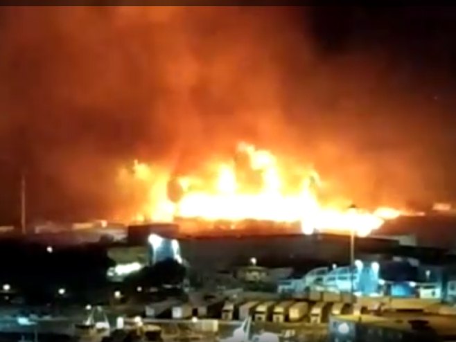Požar u luci u Ankoni (foto:Stv/screenschot) - 